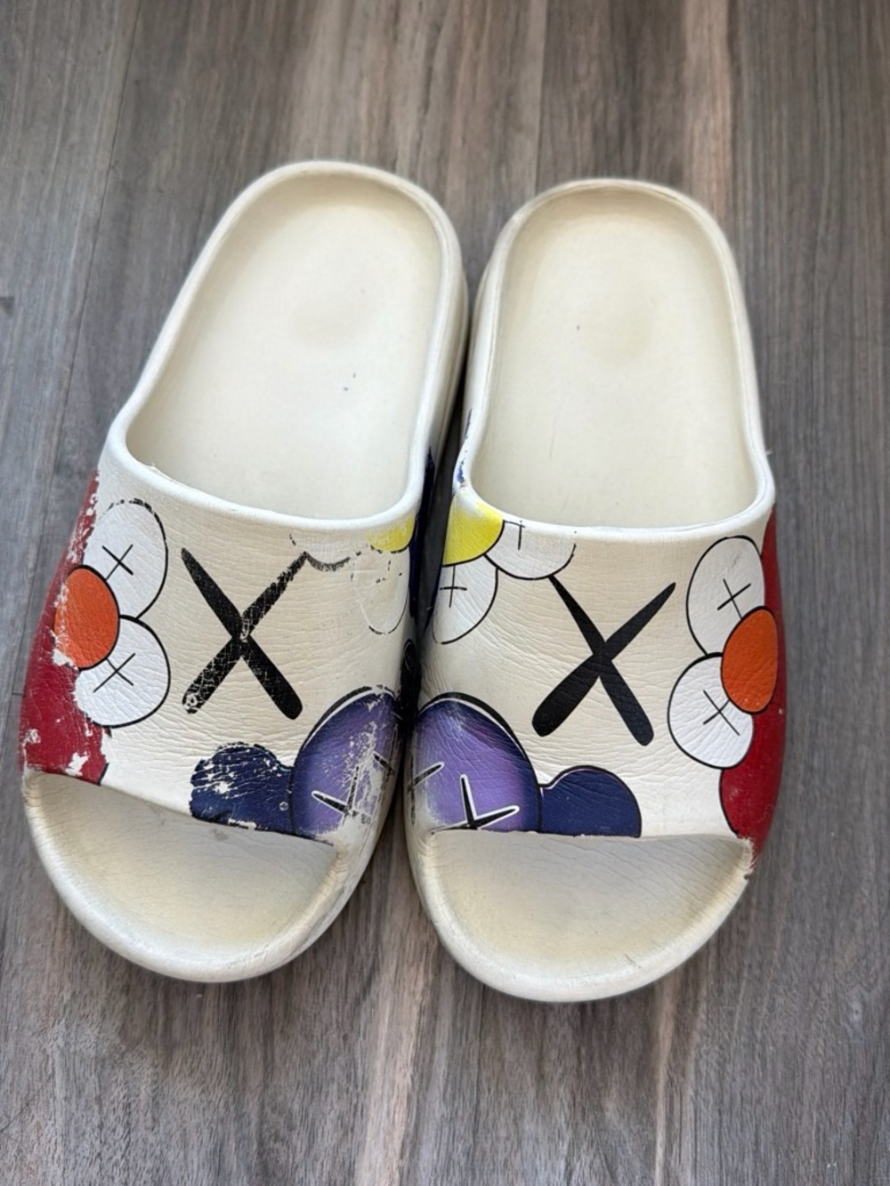 Women’s Graphic White Slide Sandals with Multicolor Floral Accents